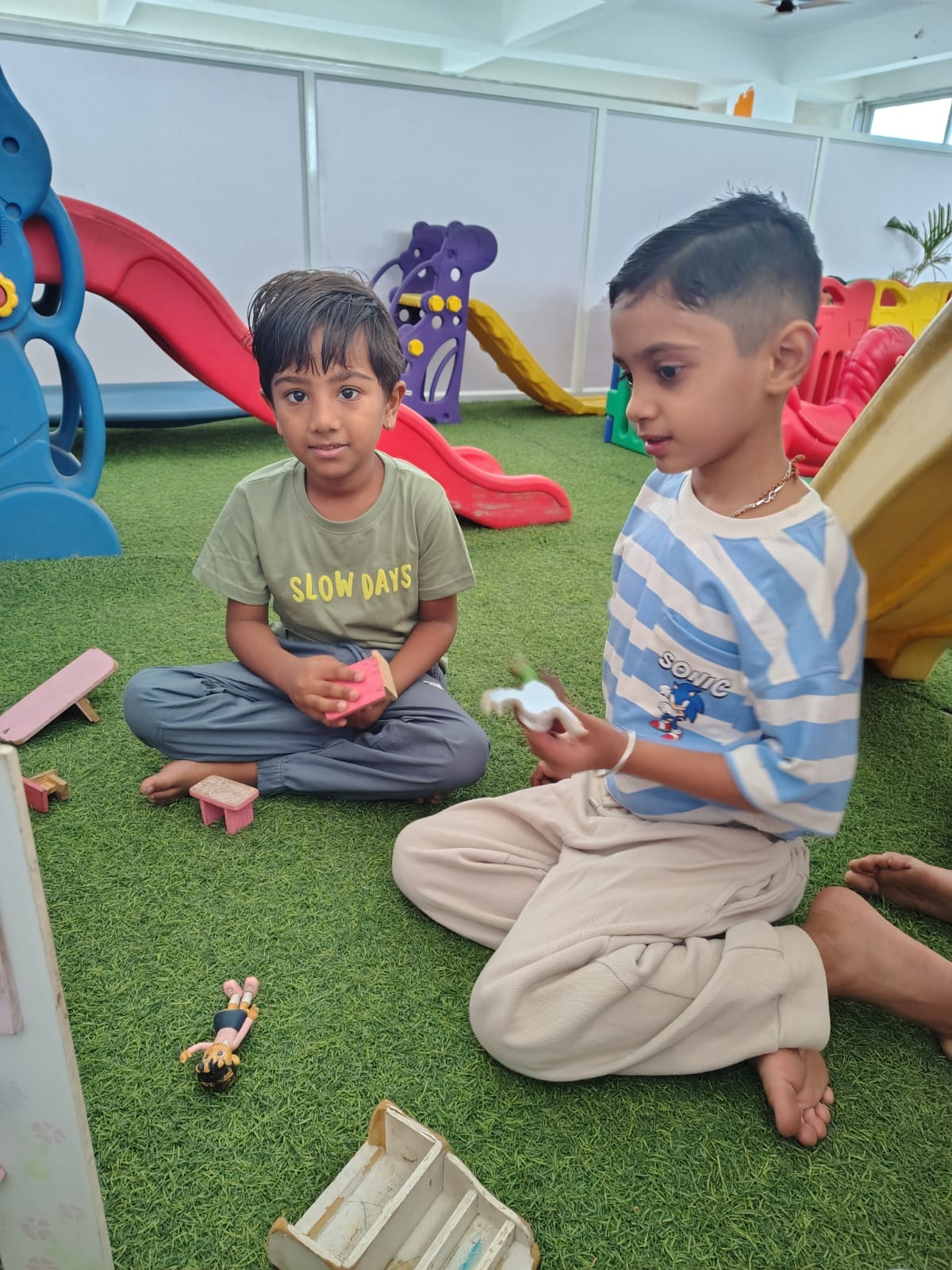 Therapist-led group discussion with parents at Aavishkaar, Mundhwa